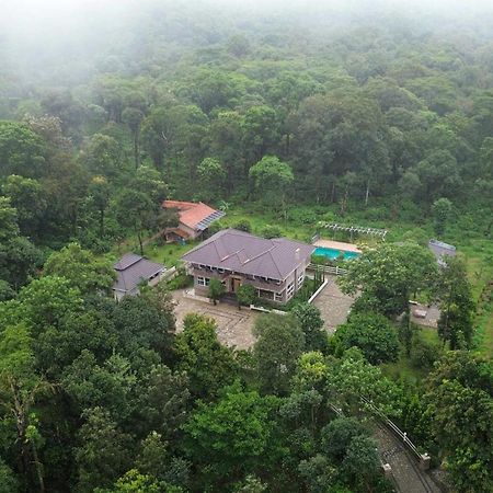 Coffee & Mist Luxury Villa- Comp Breakfast, Pool, Lounge, And Coffee Estate By Stayvista Madikeri Exteriör bild