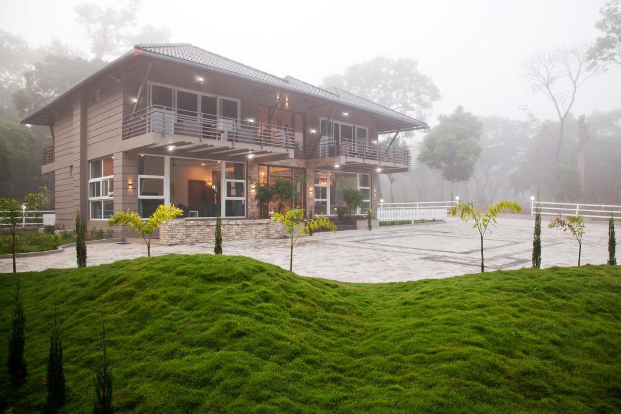 Coffee & Mist Luxury Villa- Comp Breakfast, Pool, Lounge, And Coffee Estate By Stayvista Madikeri Exteriör bild