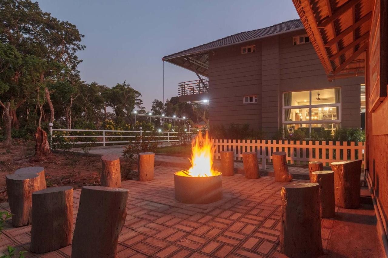 Coffee & Mist Luxury Villa- Comp Breakfast, Pool, Lounge, And Coffee Estate By Stayvista Madikeri Exteriör bild