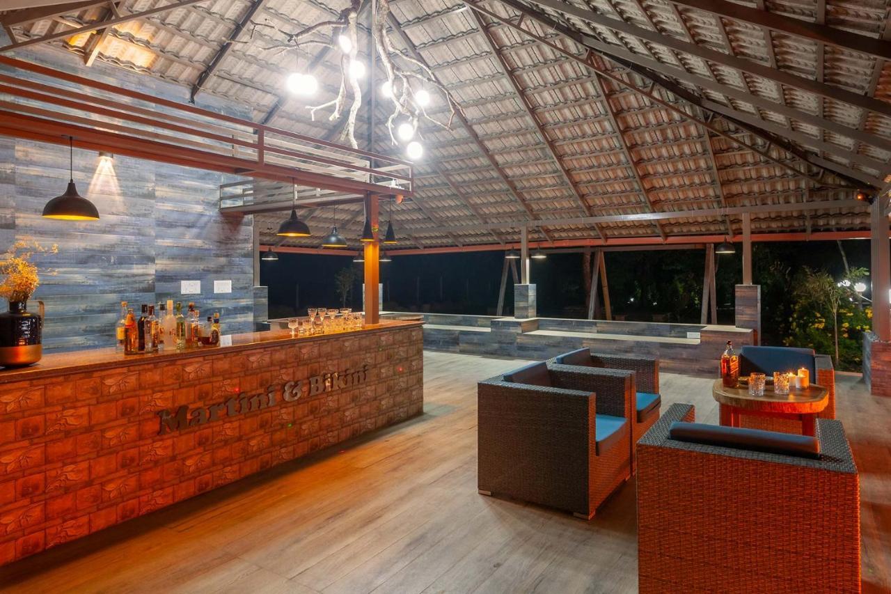 Coffee & Mist Luxury Villa- Comp Breakfast, Pool, Lounge, And Coffee Estate By Stayvista Madikeri Exteriör bild