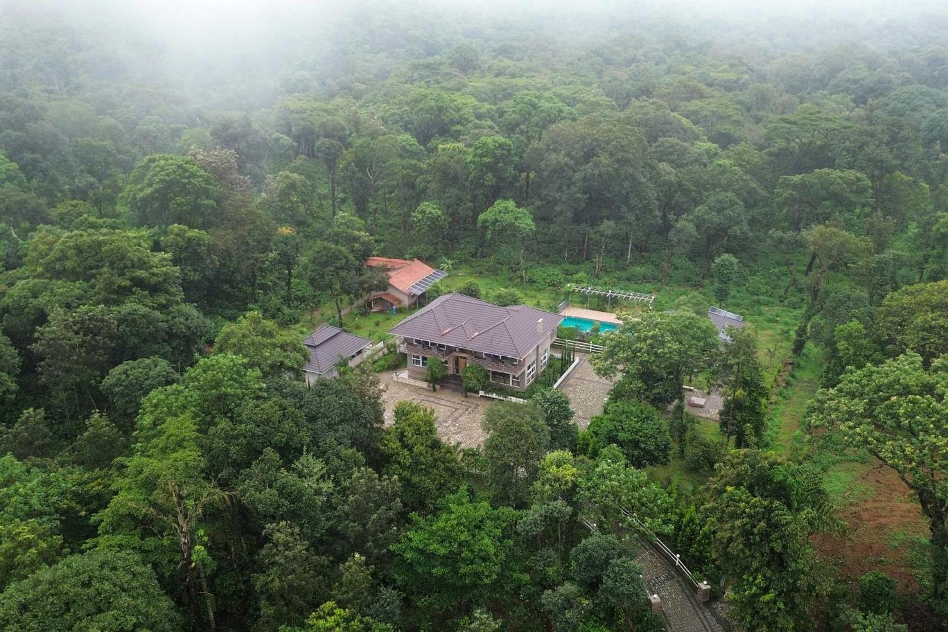 Coffee & Mist Luxury Villa- Comp Breakfast, Pool, Lounge, And Coffee Estate By Stayvista Madikeri Exteriör bild